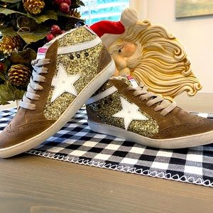 SOLD ❤️ FREEBIRD Mid Rise Shoe